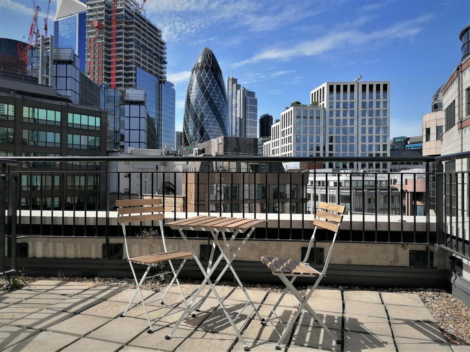 Still Life Tower Hill Executive Лондон Екстериор снимка
